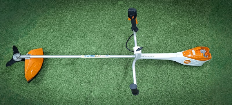 OCCASION A SAISIR : DÉBROUSSAILLEUSE STIHL FSA 135